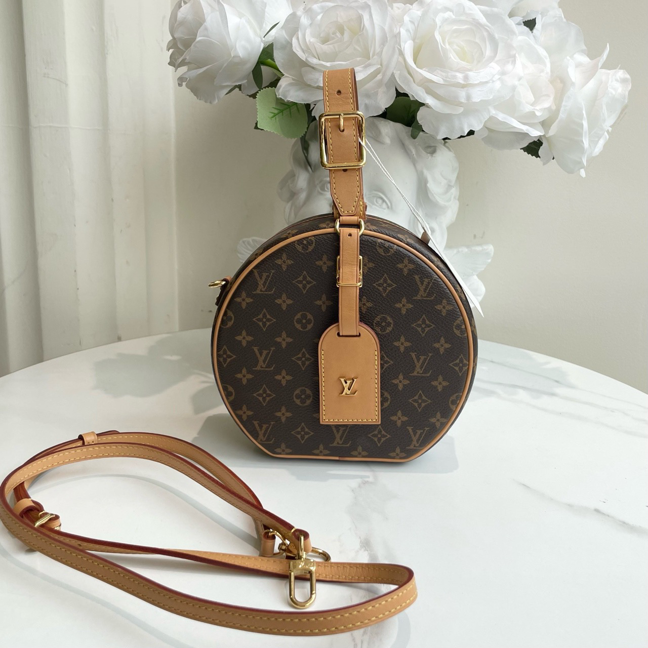 95新 LV 御古屋/83874/Lv 大硬饼斜挎包 芯片