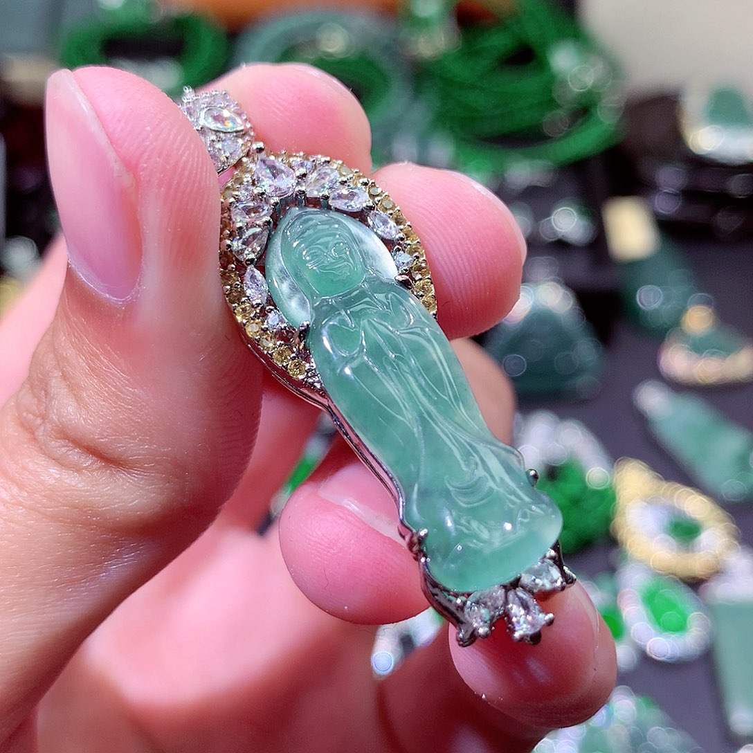 翡翠颈饰未镶嵌挂件