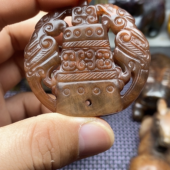 未镶嵌蛇纹石玉颈饰