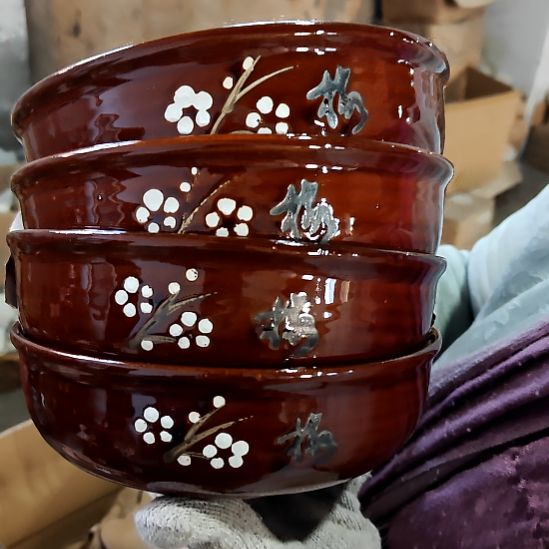 绿泥盘子碗茶壶啥都有