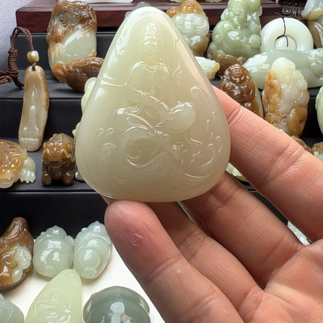 和田玉颈饰未镶嵌時*