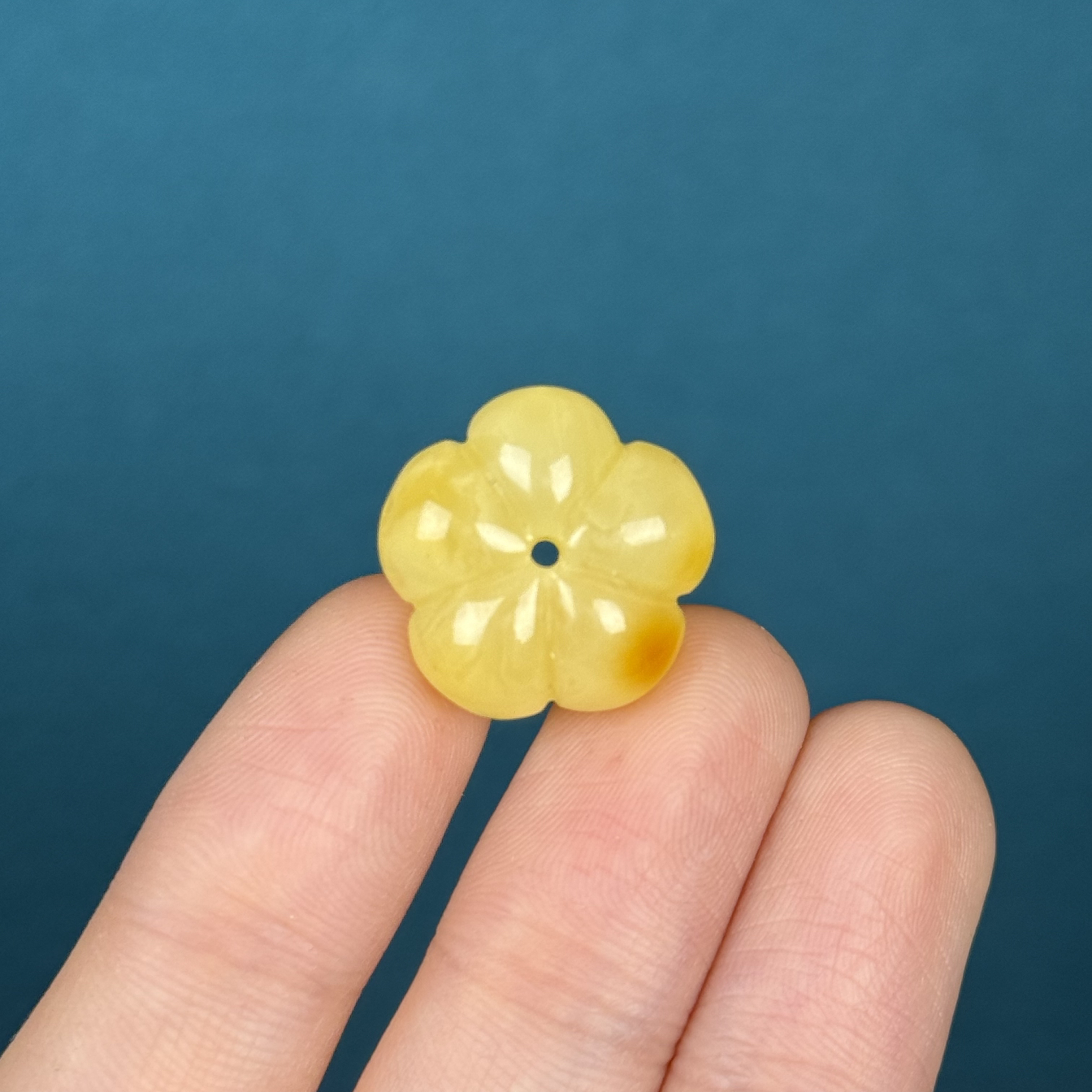 D7540天然原矿蜜蜡【瑕疵特价】五瓣花 18*10mm支持复检假一罚十