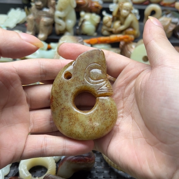 未镶嵌和田玉（糖玉）挂件