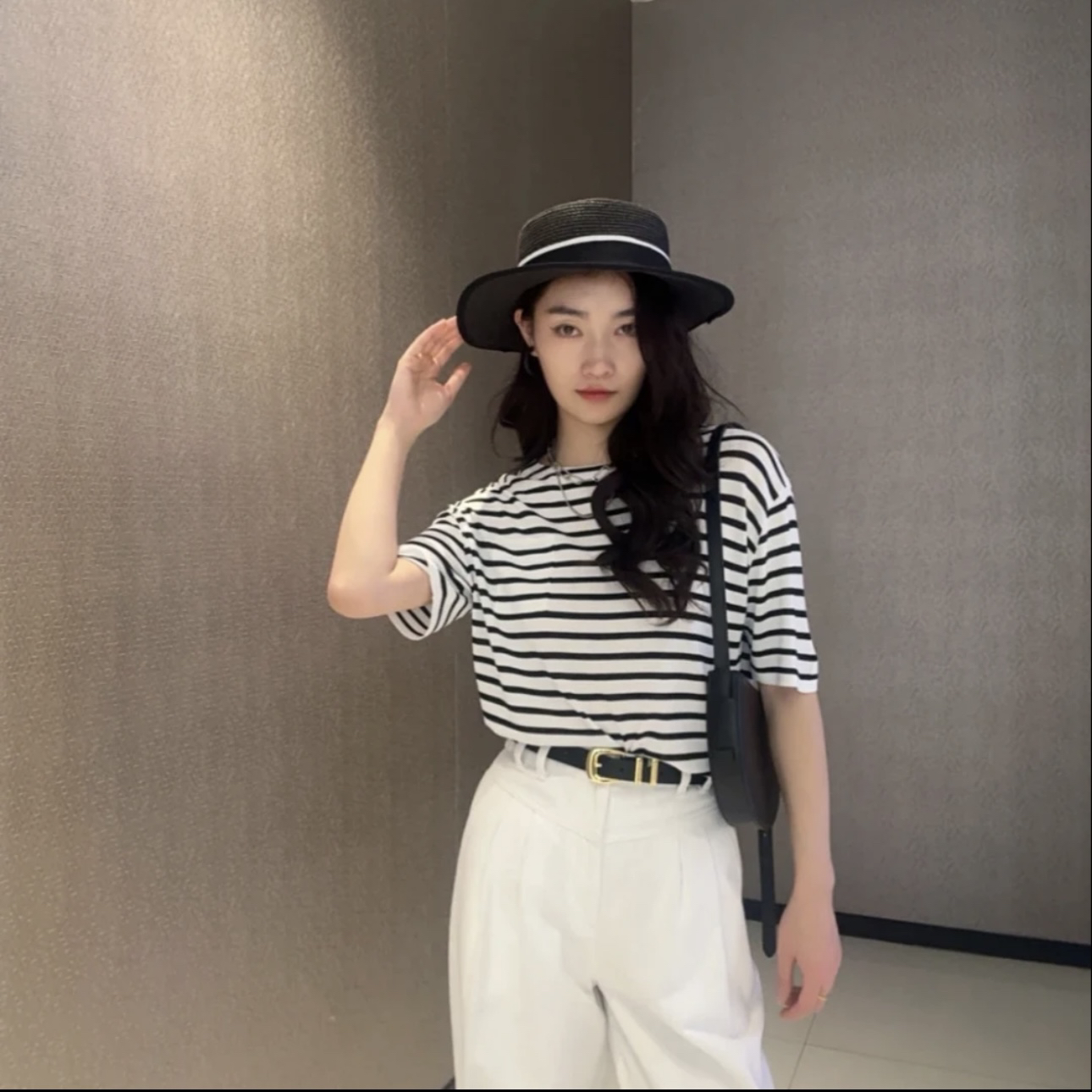 商场同款哥弟 138049 夏季简约时髦冰丝百搭显瘦圆领条纹针织上衣