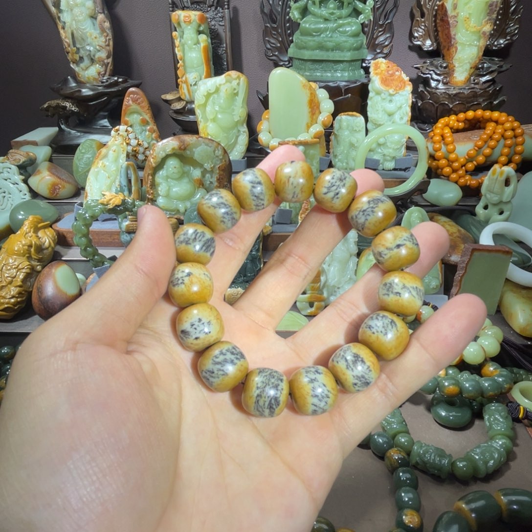 透闪石质玉手串未镶嵌