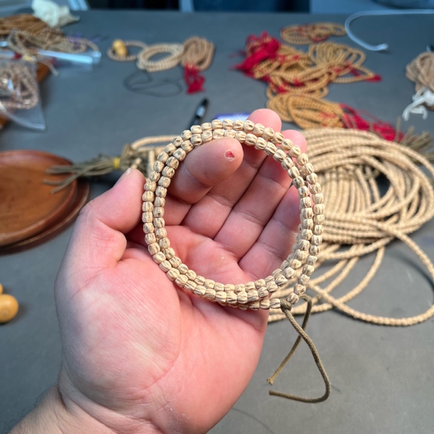 热振柏香籽108脖挂 尺寸5+mm左右