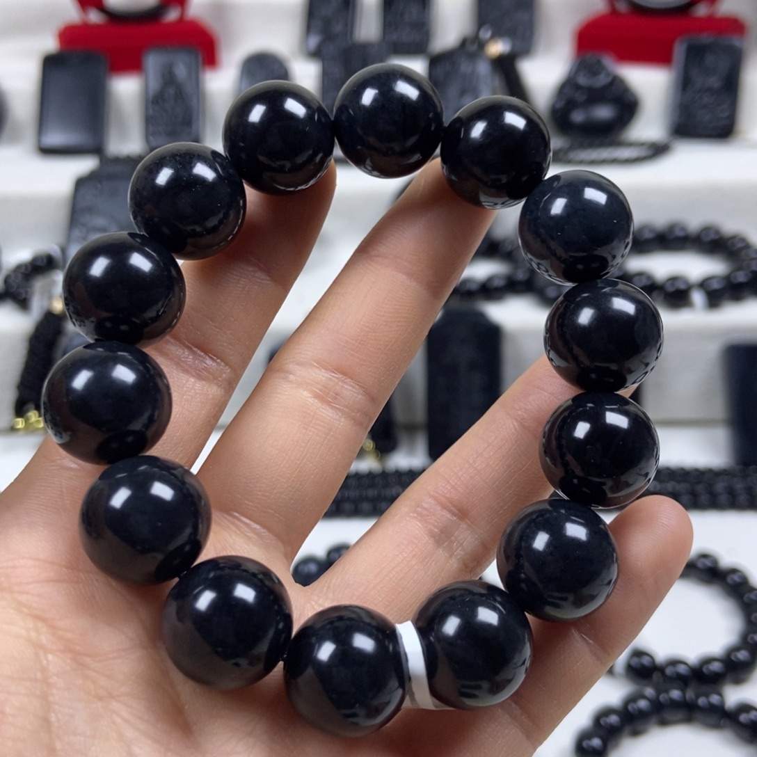 手串未镶嵌和田玉（墨玉）卡16圆珠（羊脂）