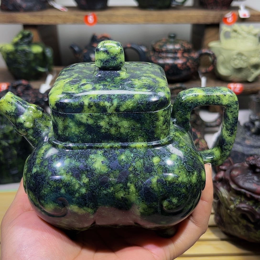 关*藏玉药王石精品壶