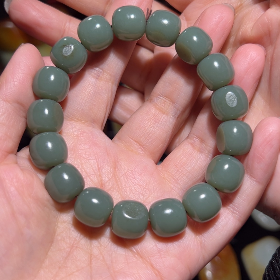 P***g和田玉未镶嵌颈饰