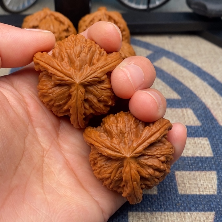 吊坠文玩核桃松**韵三棱