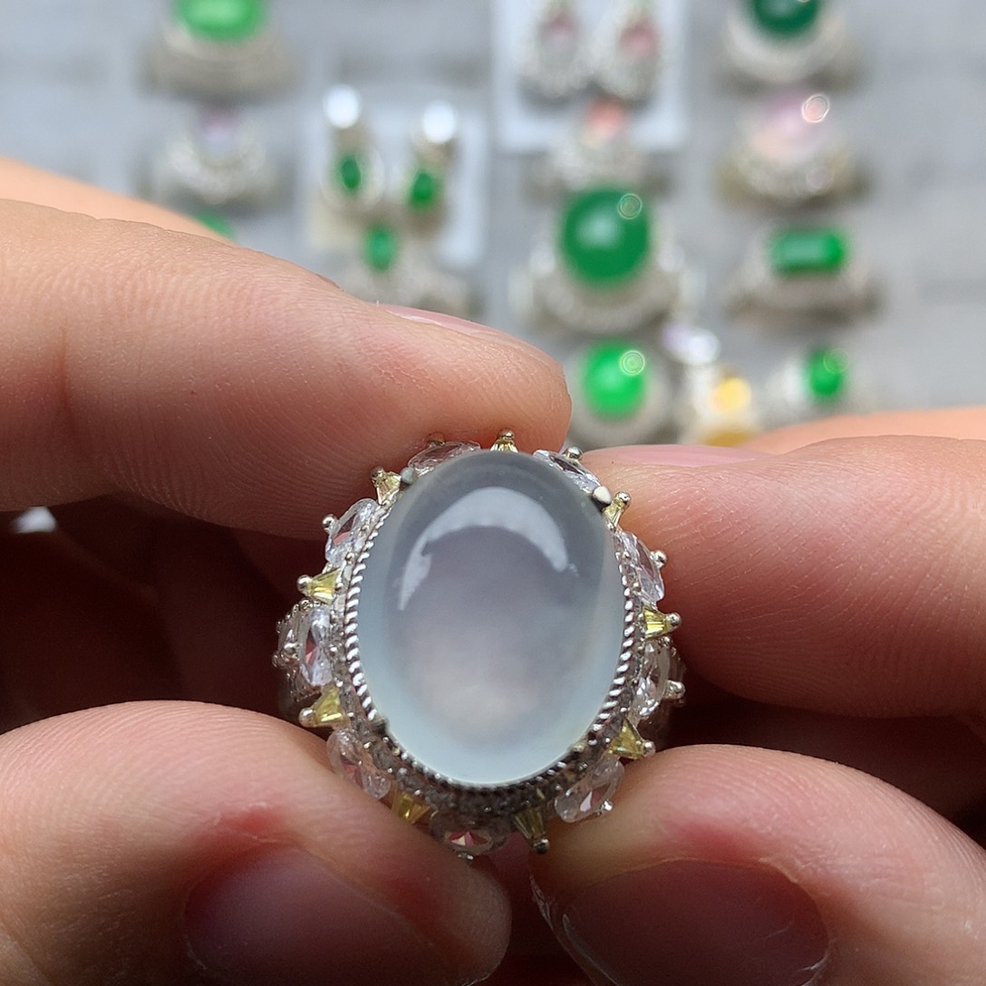 定制翡翠未镶嵌白冰