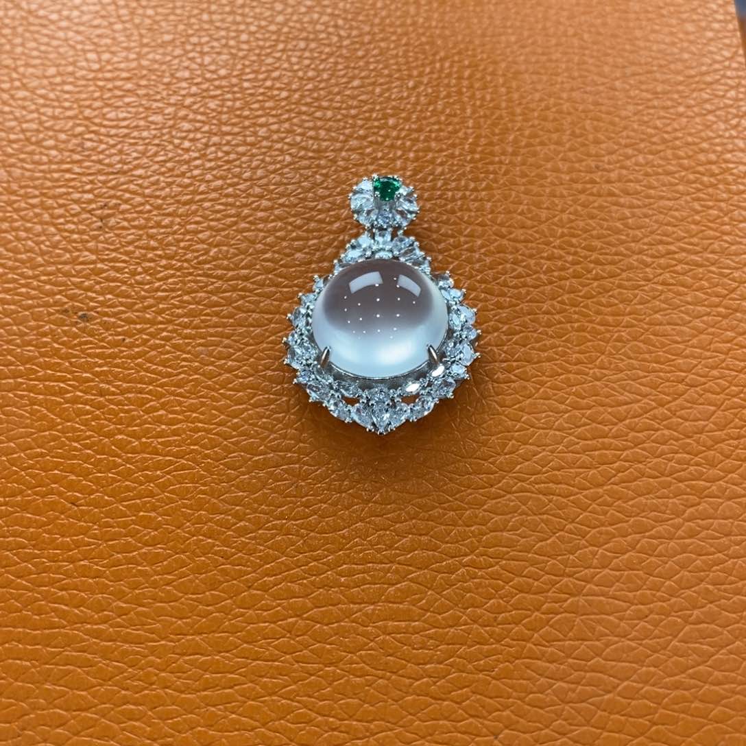 石英质玉吊坠(赠链)银S925镶嵌云****饰