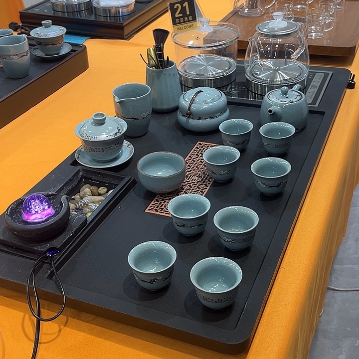 茶盘的颜色和质地很相似呀好漂亮