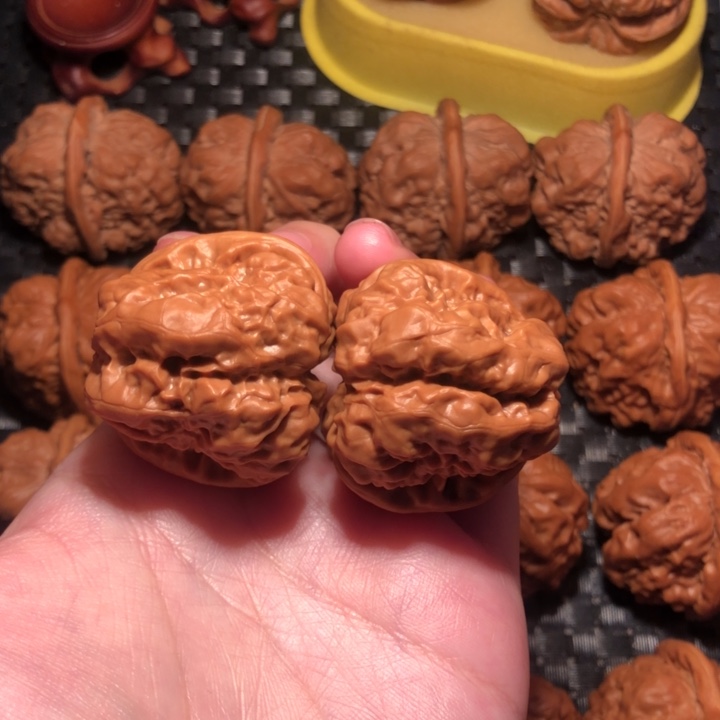 最***语文玩核桃把件蛙王