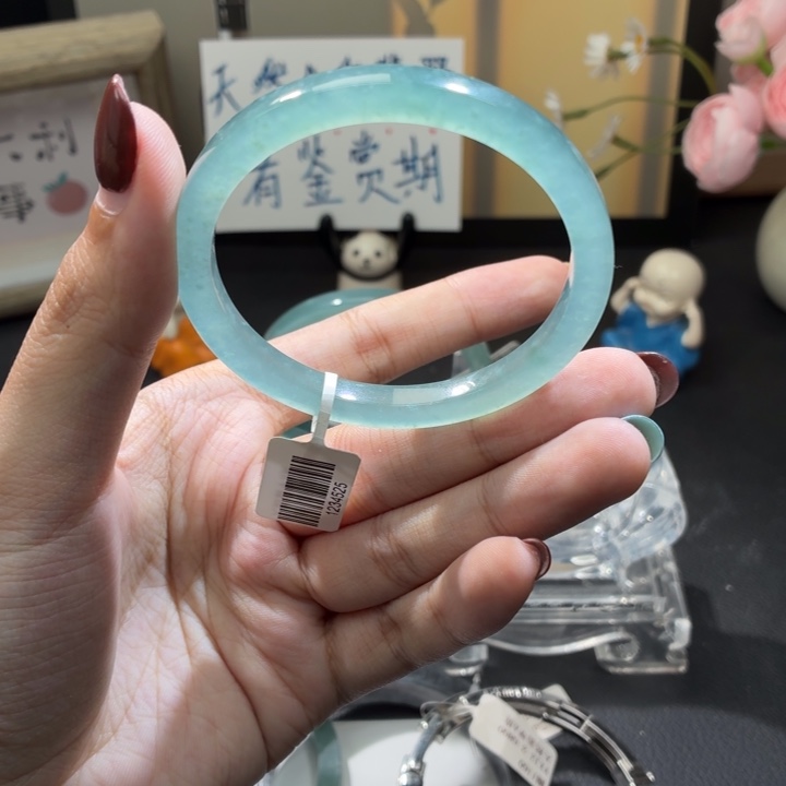 翡翠未镶嵌手镯冰浅绿55