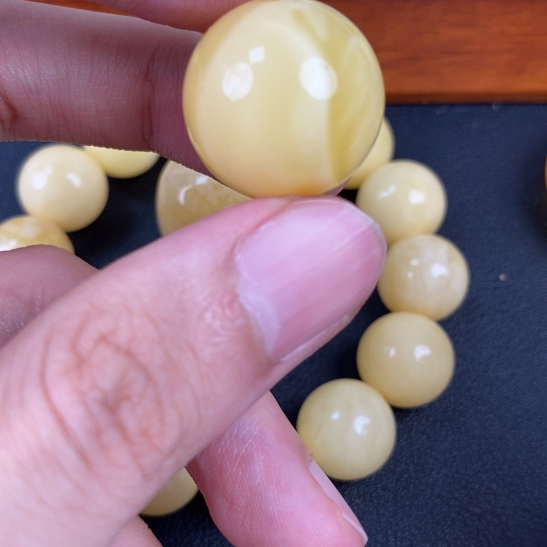 琥珀未镶嵌裸石23