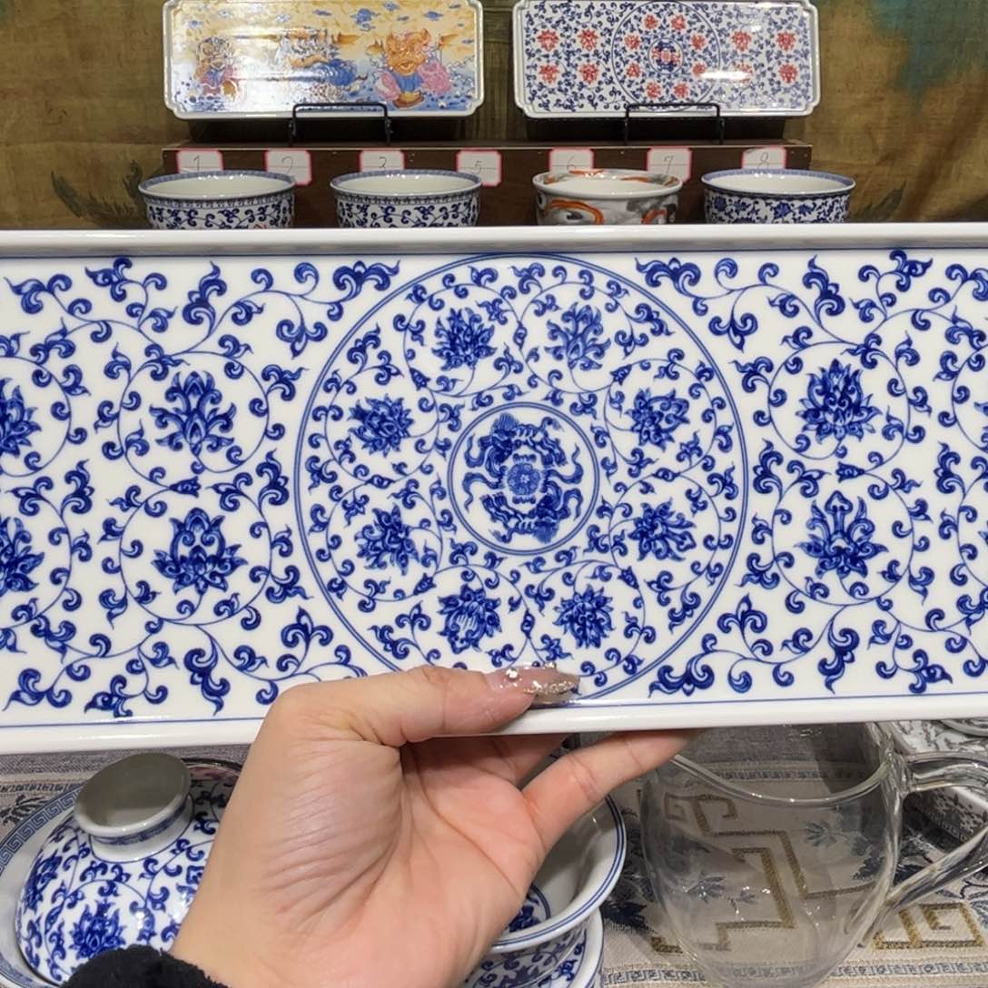 景德镇陶瓷学院等单位联合主办了