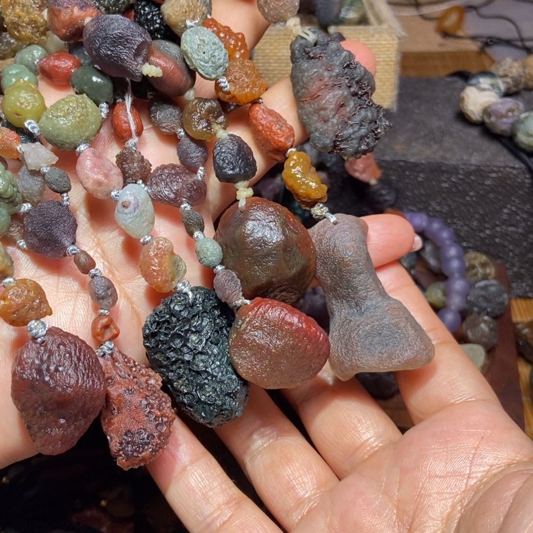 贰***y筋脉清晰可见的特点是