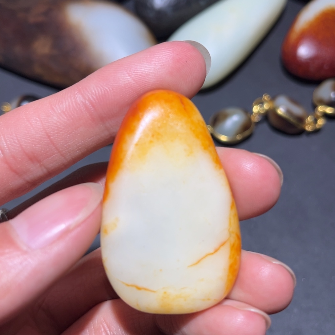 和田玉未镶嵌珠宝奇石