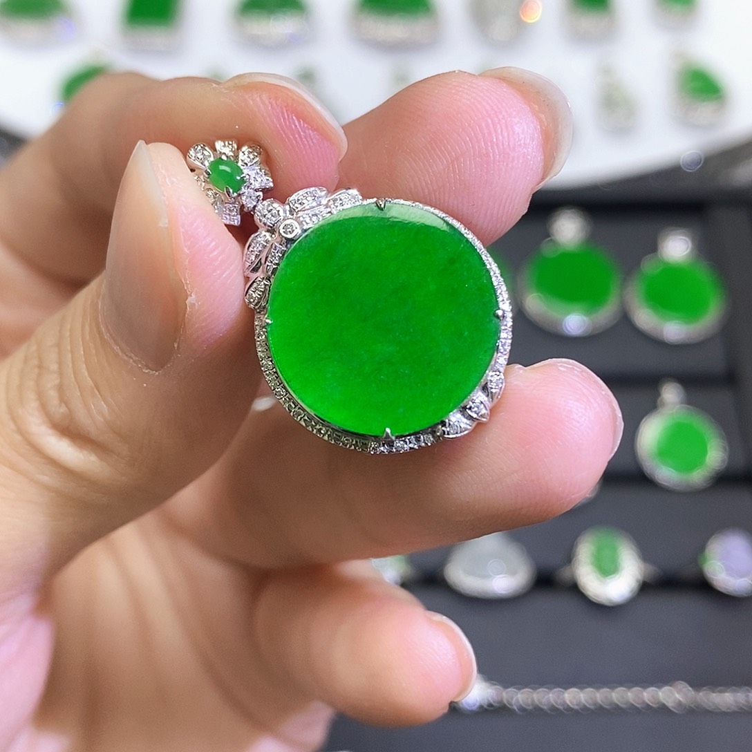 翡翠18K金镶嵌吊坠(不含链)