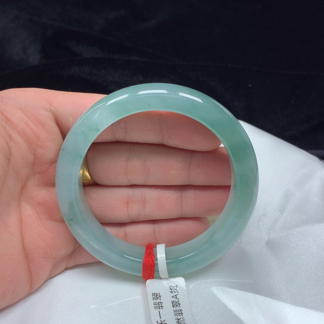 翡翠手镯（圆镯）未镶嵌56.3