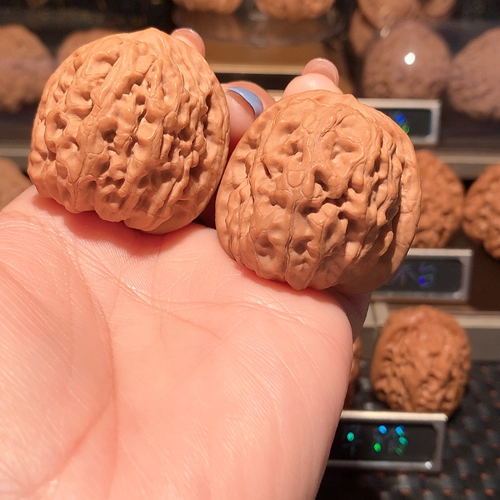叫**呢文玩核桃把件霸王