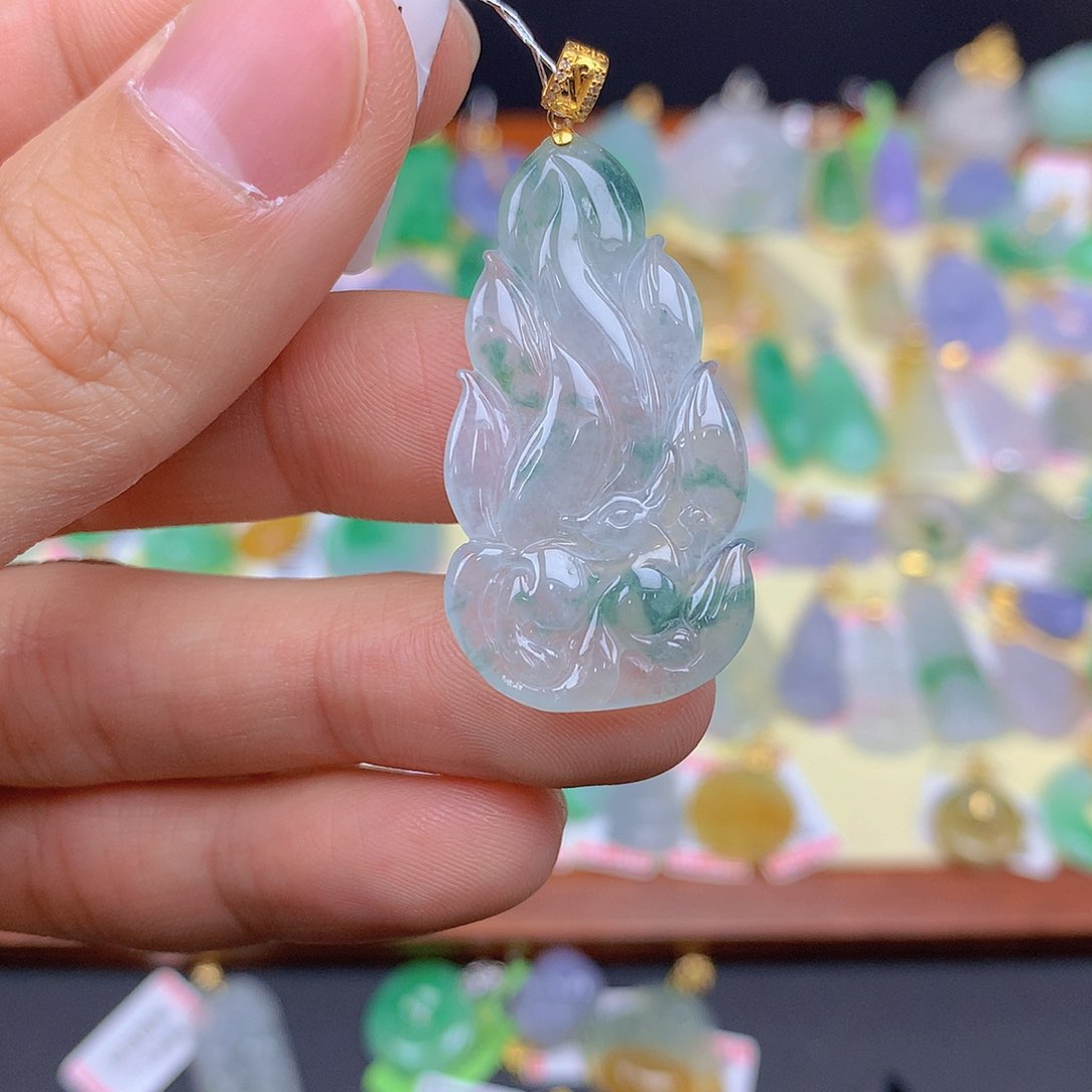 翡翠颈饰18K金镶嵌翡翠