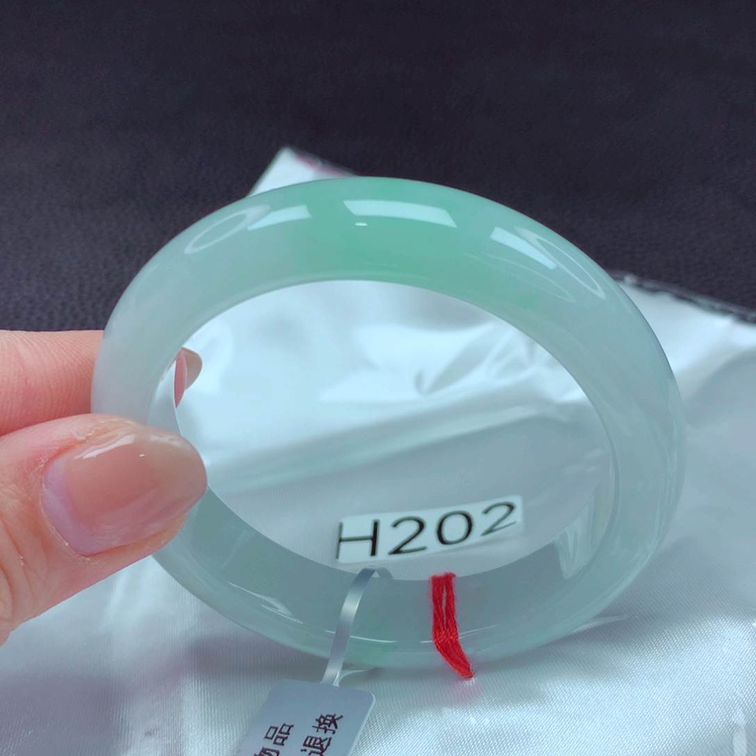 翡翠手镯未镶嵌手镯88