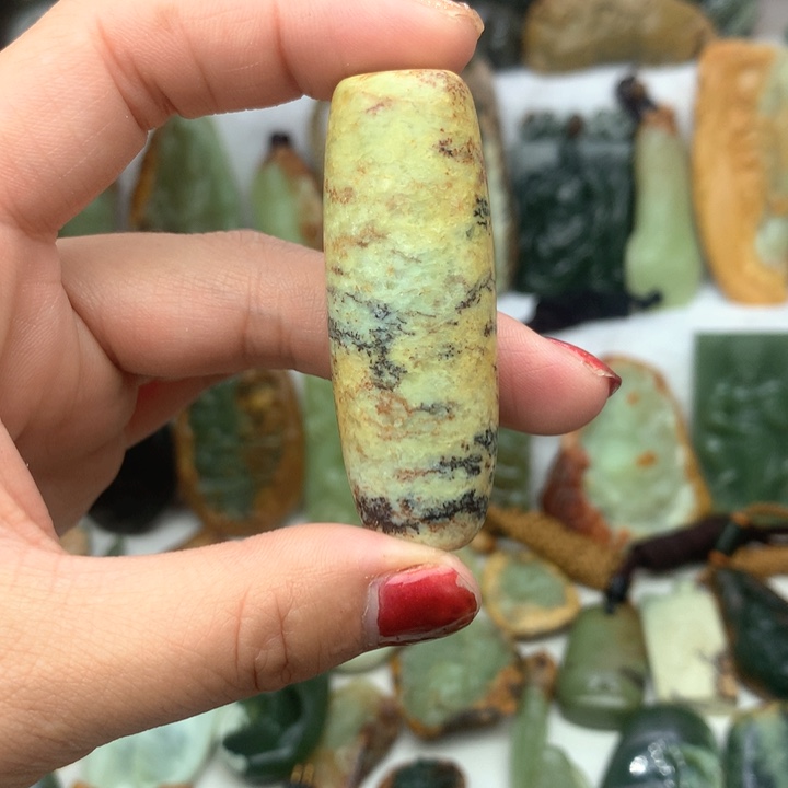 岫岩河磨玉（透闪石质玉）挂件未镶嵌