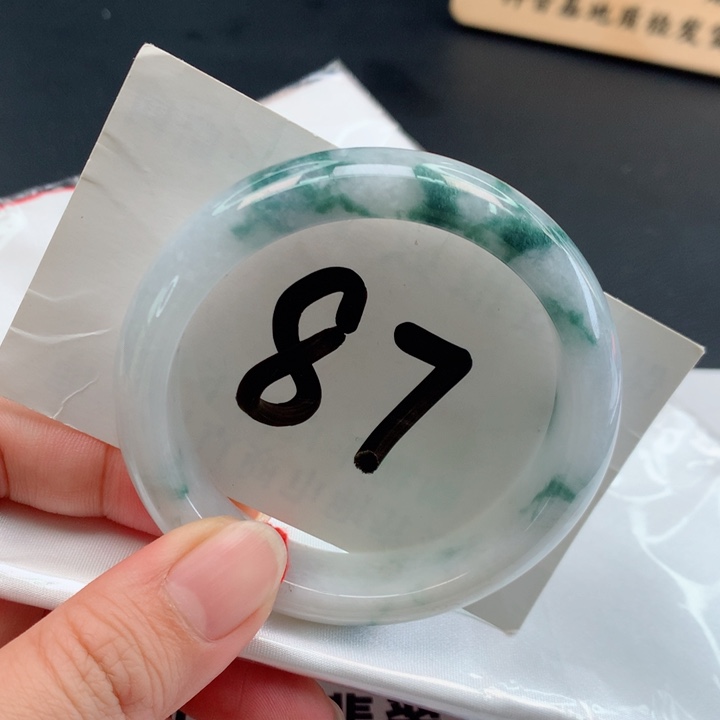 翡翠未镶嵌手镯正