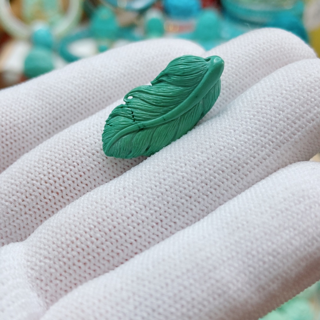 绿松石未镶嵌羽毛坠子