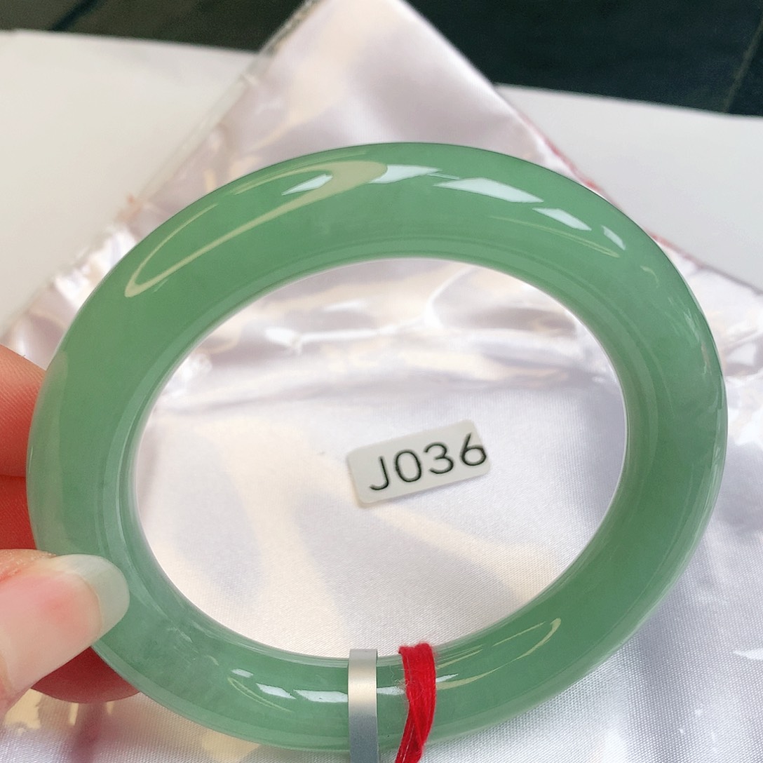 【闪购商品】翡翠手镯未镶嵌缅甸天然a货翡翠