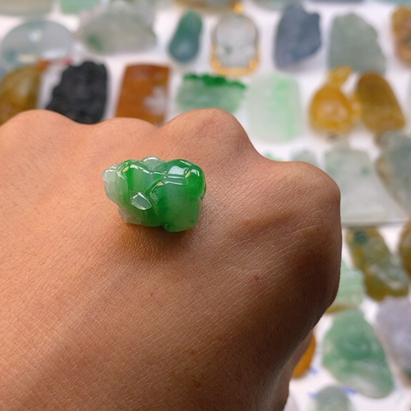 【闪购商品】翡翠颈饰未镶嵌十**，貔貅