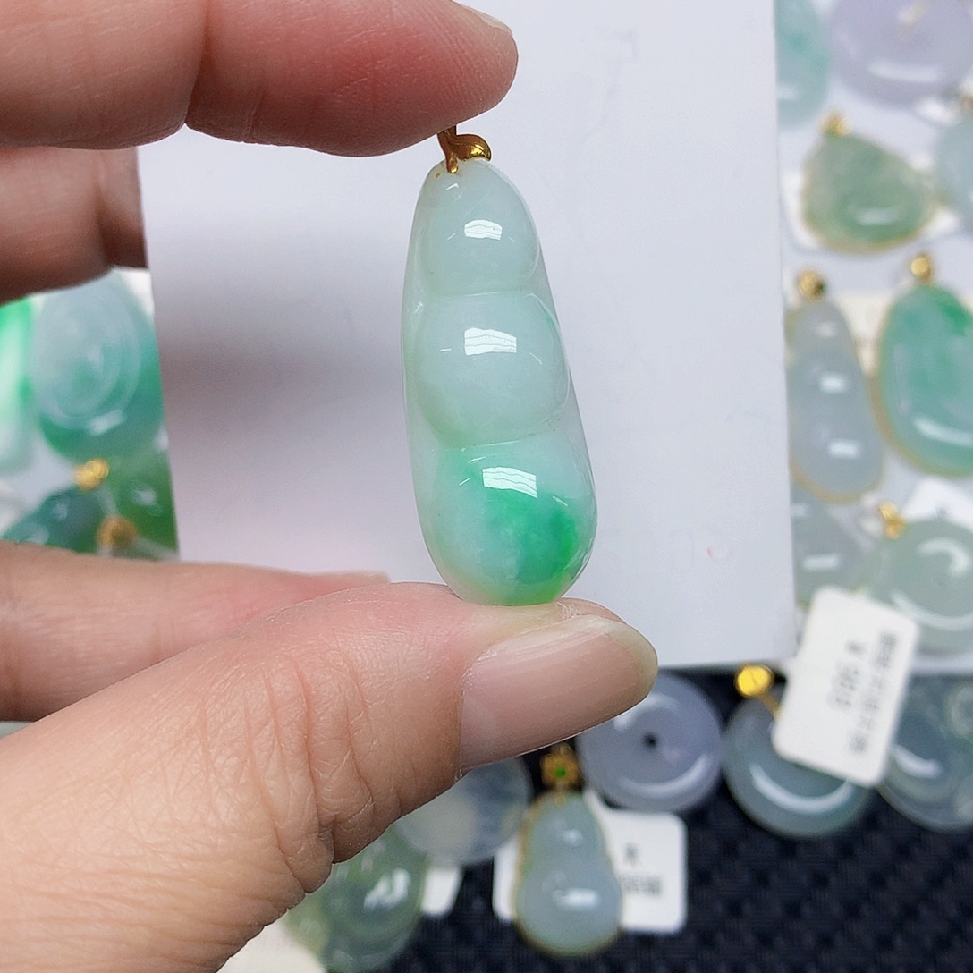 翡翠18K金镶嵌颈饰345667