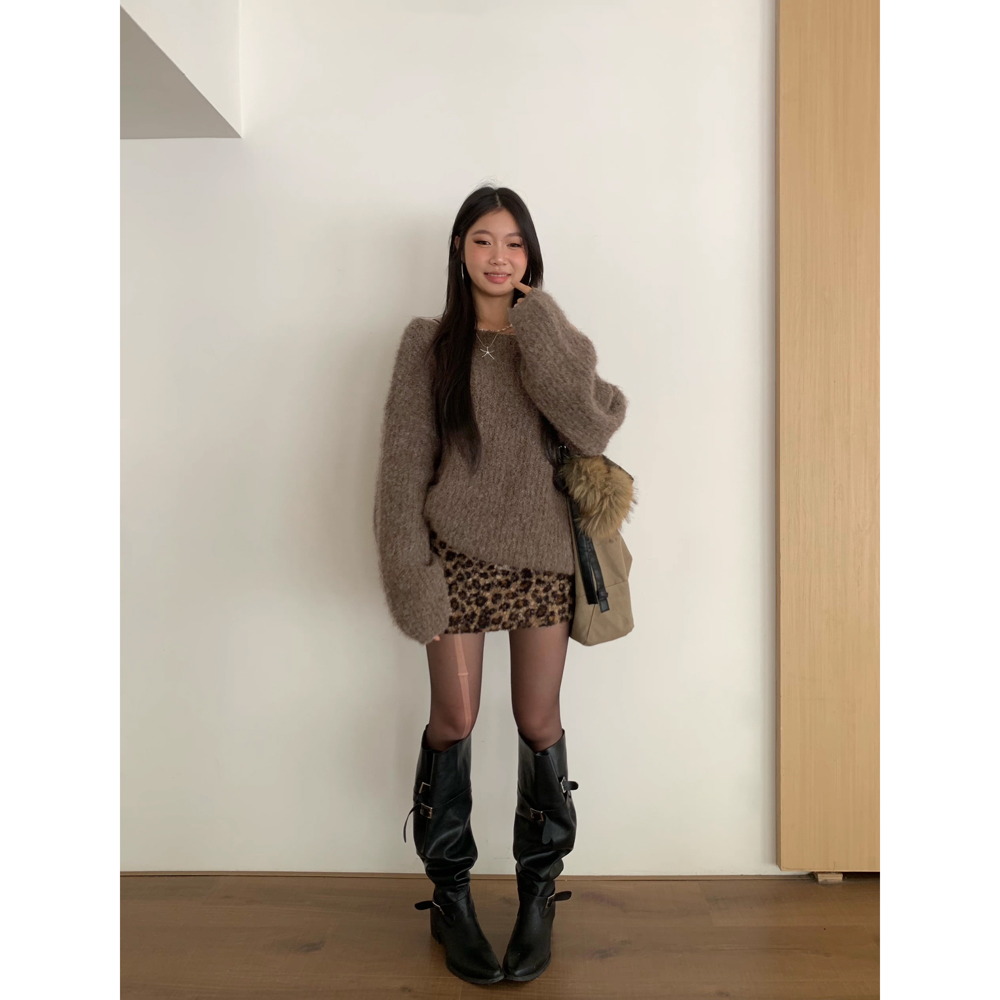 秋冬慵懒风毛衣软糯糯斜肩宽松上衣+豹纹短款包臀半裙Z 9892#