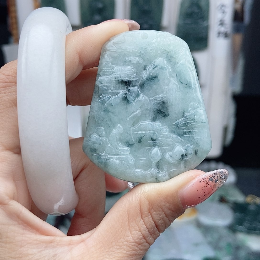 翡翠颈饰未镶嵌翡翠