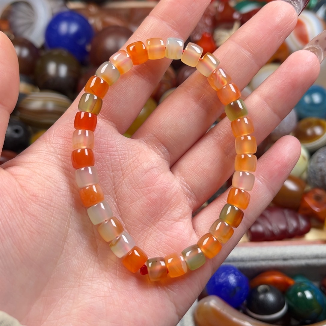 玛瑙/玉髓颈饰未镶嵌