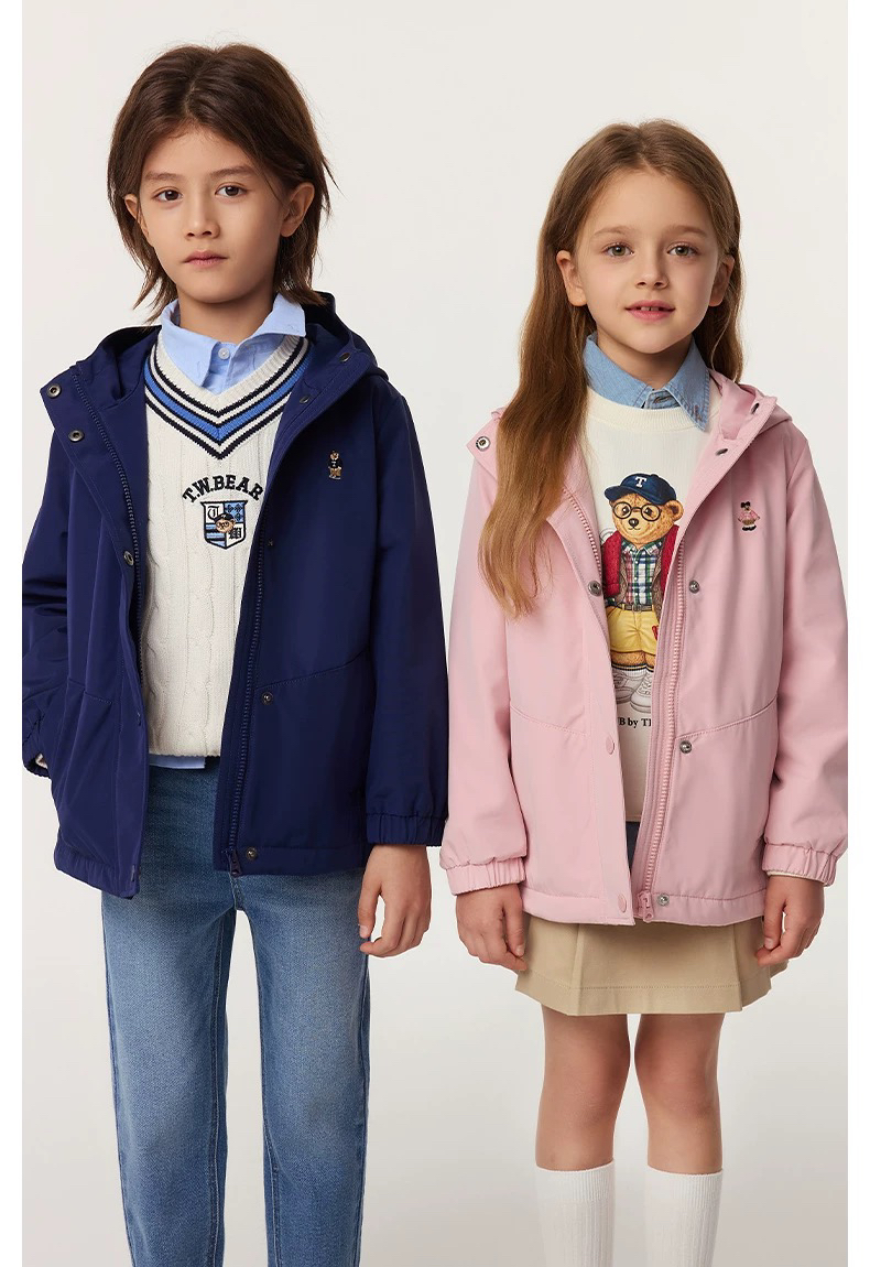 编码001童装25年新款小熊男女童简约三防连帽宽松外套