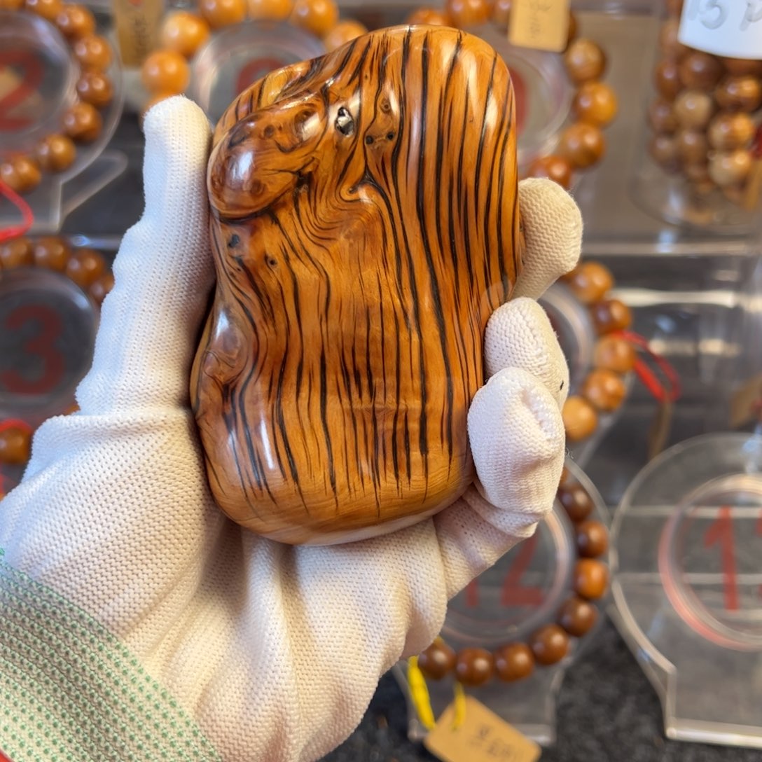 柏木好**吧太行崖柏把件