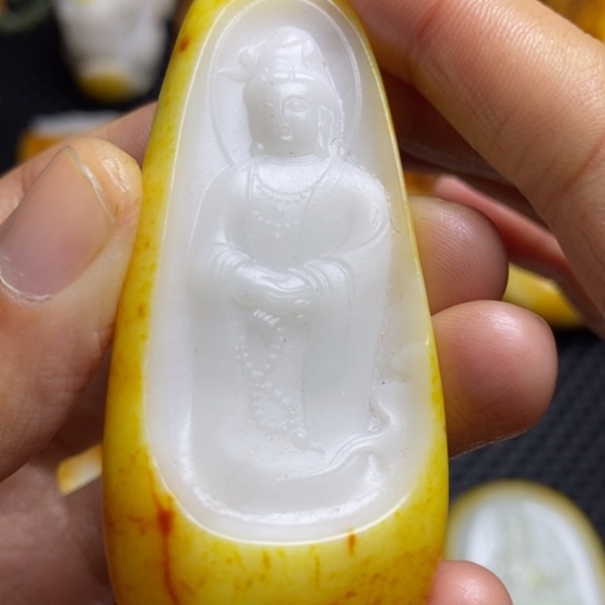 和田玉颈饰未镶嵌