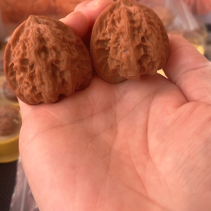 文玩核桃吊坠3.86尺梨木台