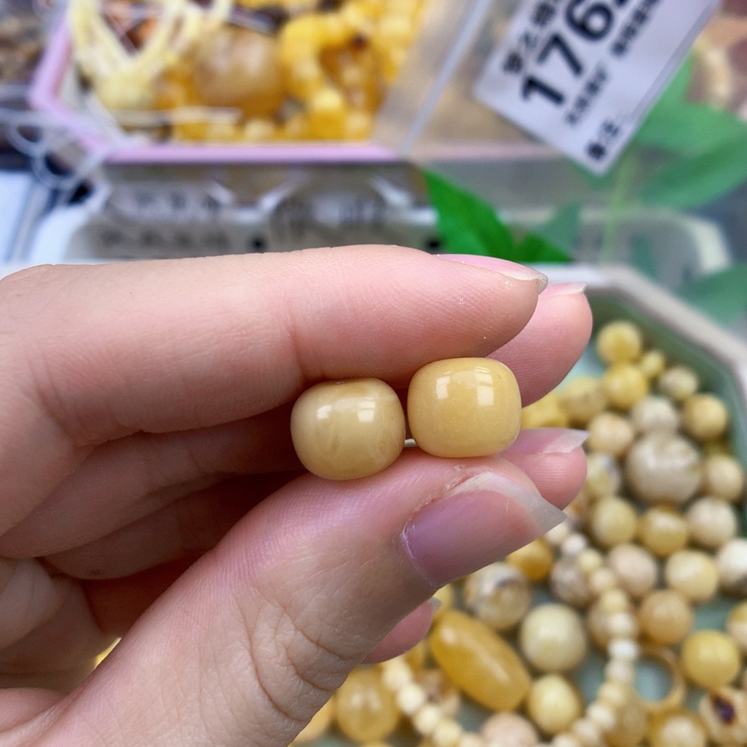 我***真裸石琥珀未镶嵌10
