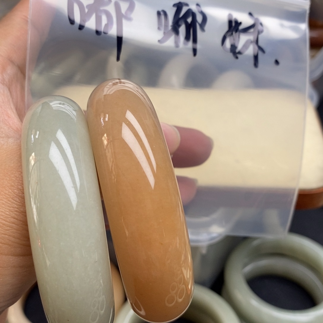 石英质玉手镯未镶嵌嘟*妹