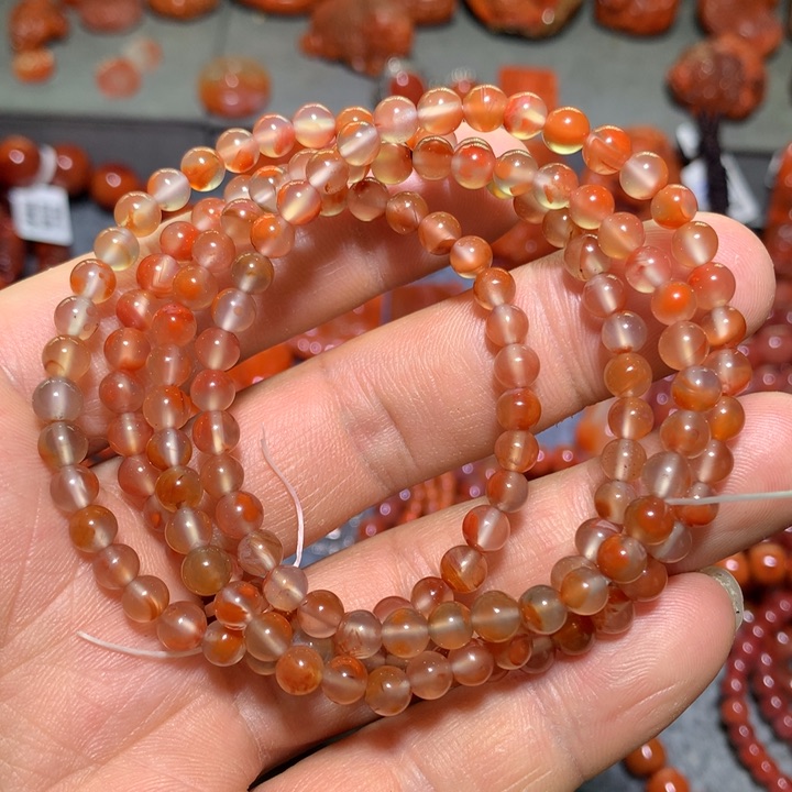 南红玛瑙手串未镶嵌5’mm