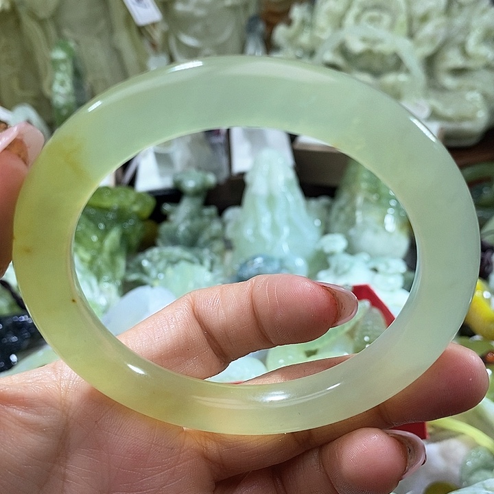 岫玉岫玉手镯62圈口未镶嵌