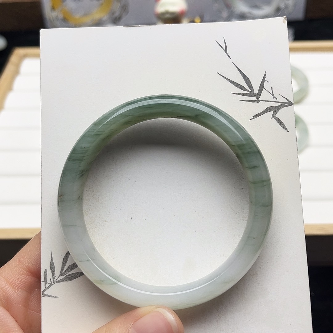 未镶嵌手镯石英质玉18