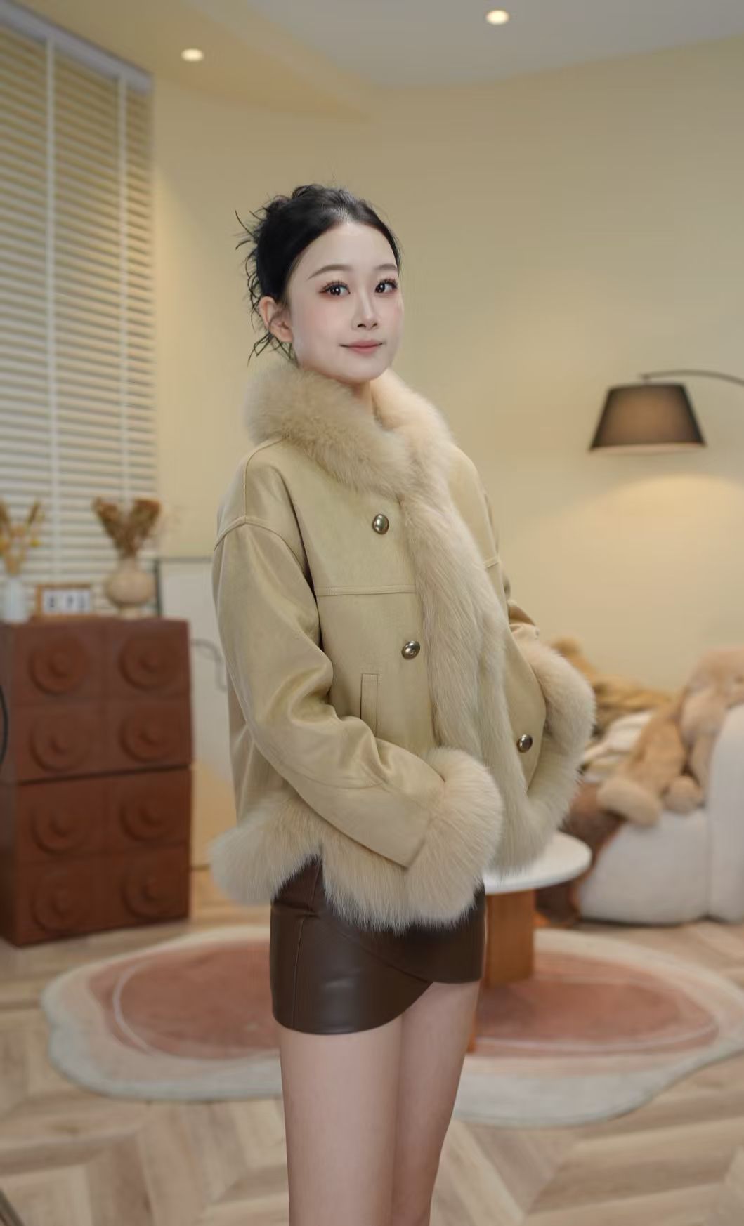2025外套女秋冬爆款网红毛毛外套洋气128破破