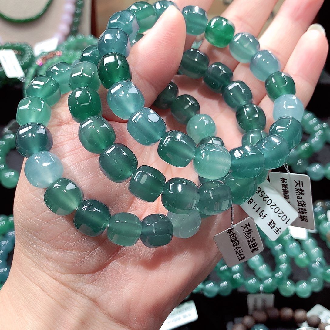 皮***皮翡翠未镶嵌手链卡12