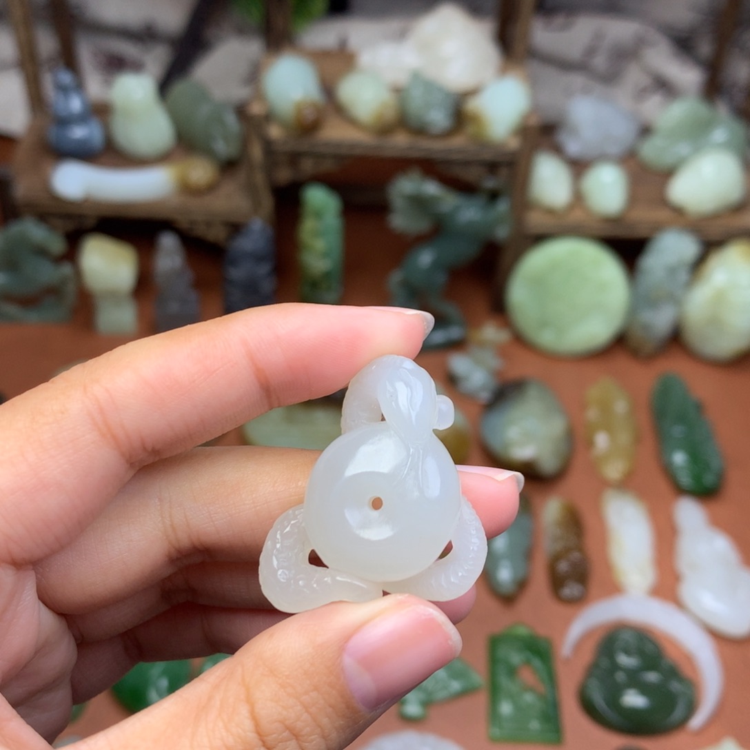 和田玉未镶嵌挂件