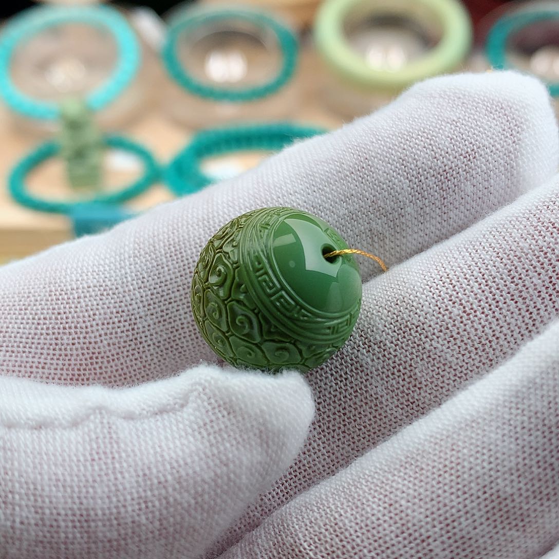 绿松石颈饰未镶嵌